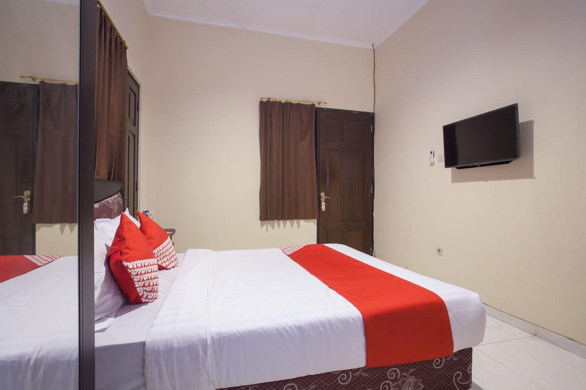 Reddoorz At Graha 99 Simomulyo Hotel Surabaya Exterior photo